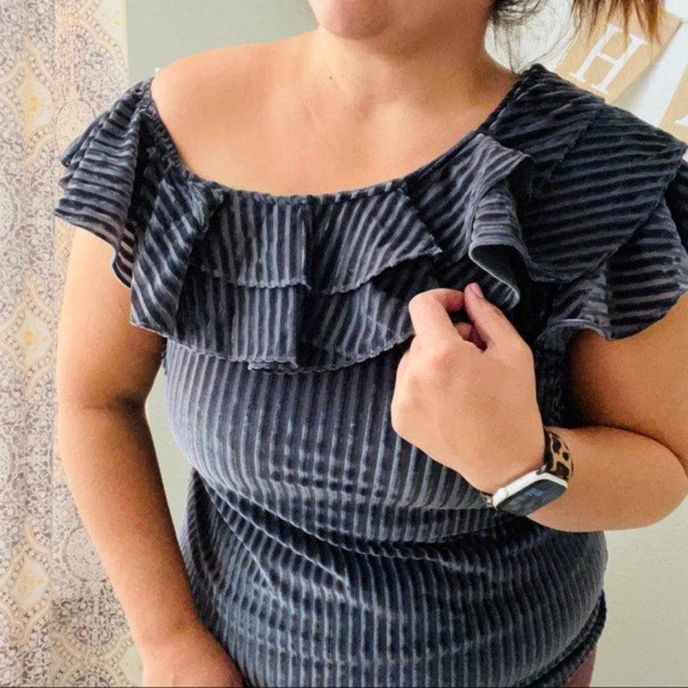 Entro grey off the shoulder top